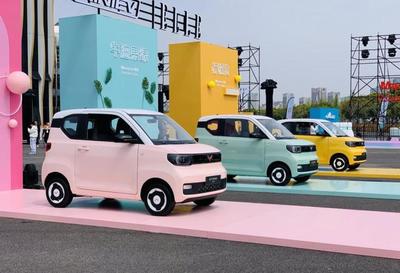 純電續(xù)航200公里門檻確立，新能源汽車購(gòu)置稅新政促產(chǎn)業(yè)升級(jí)